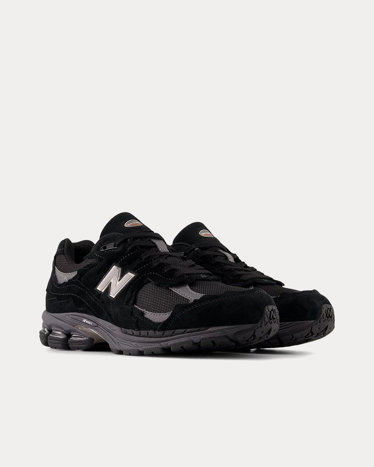 2002r Gore-Tex Black / Magnet Low Top Sneakers