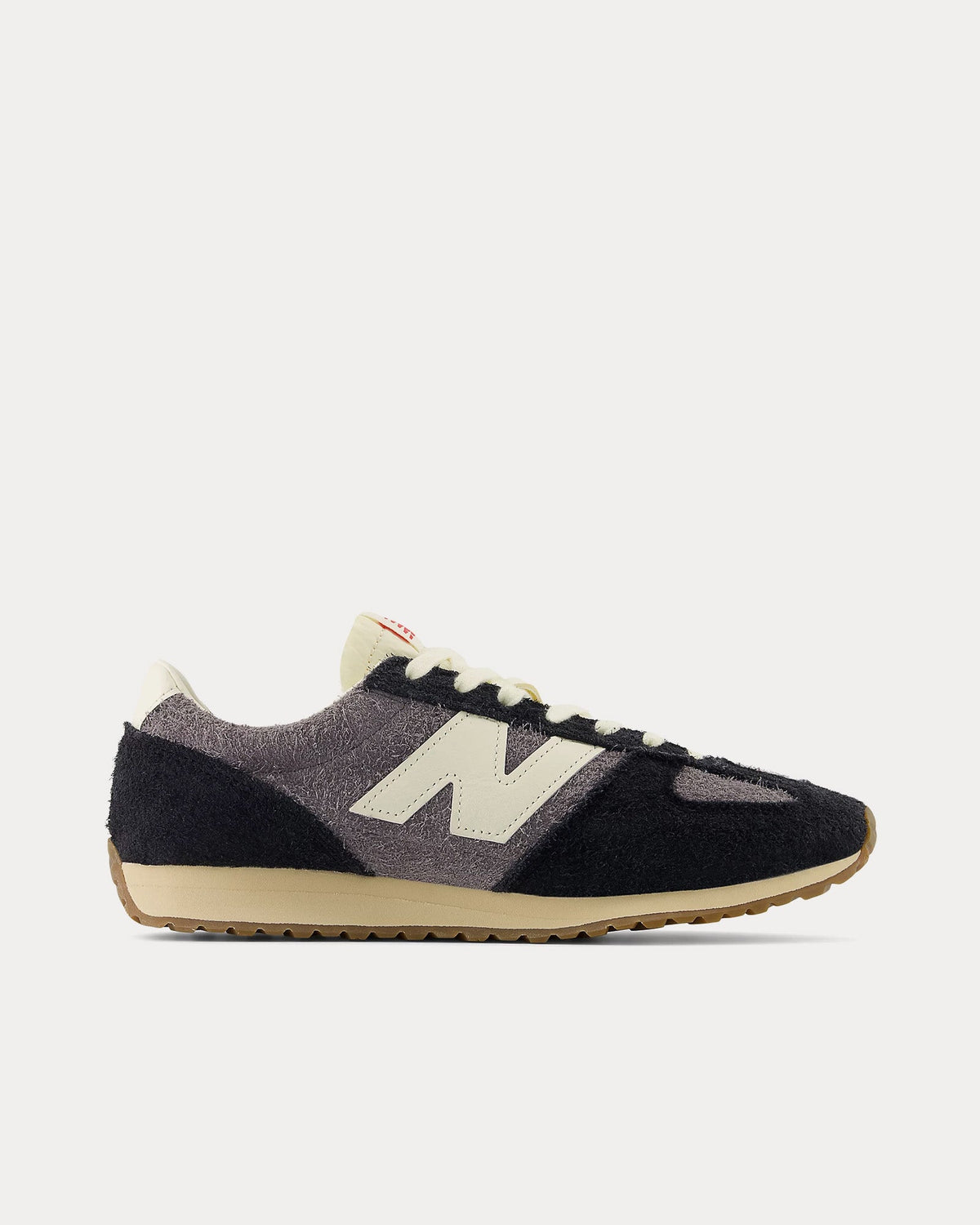 471 Castlerock / Black Low Top Sneakers