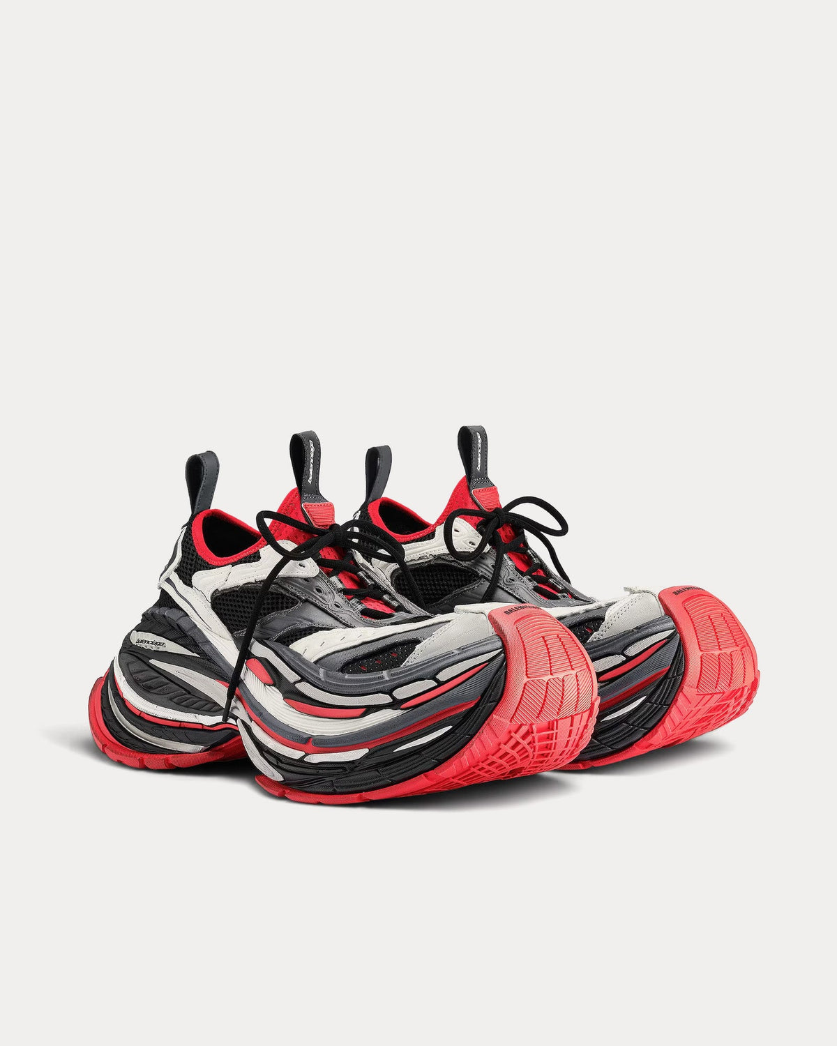 Platform Reduced Black / Grey / Red Low Top Sneakers